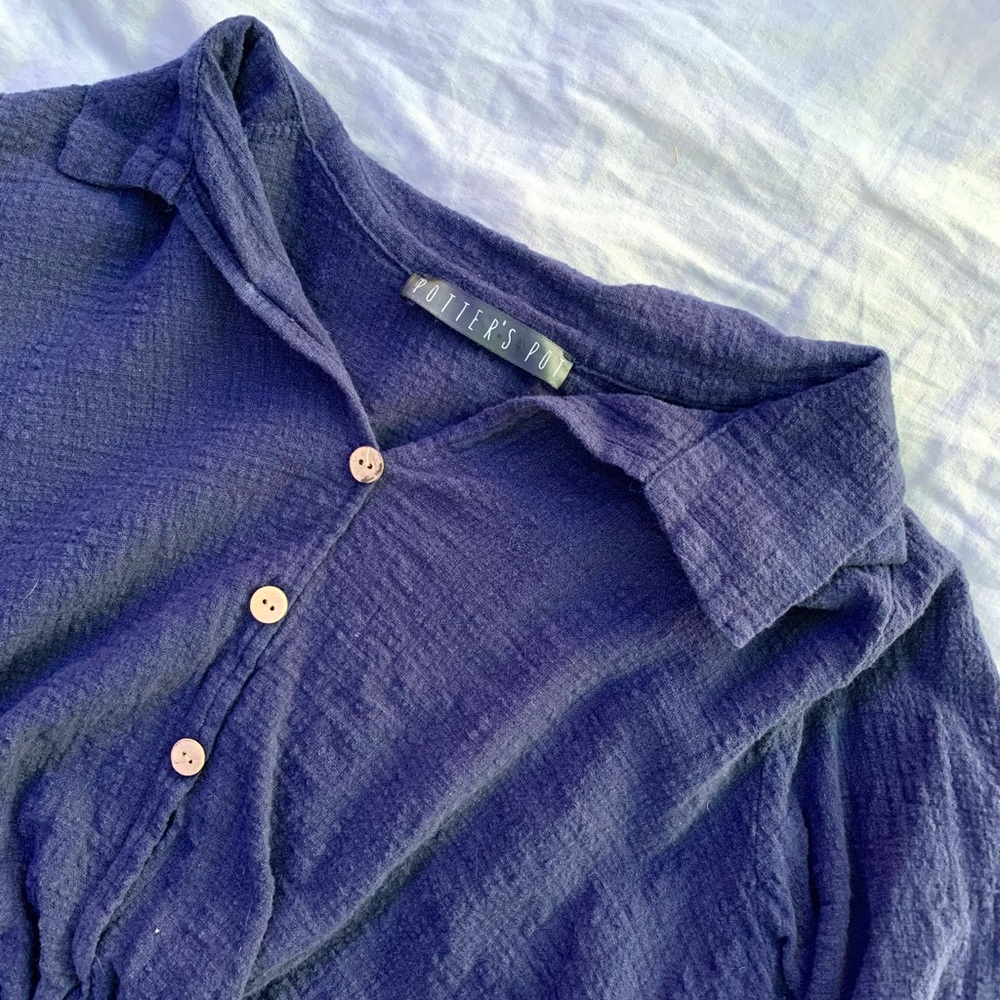 POTTERS POT NAVY BUTTON DOWN CROP TOP